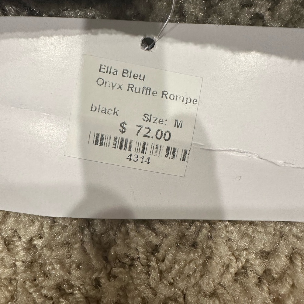 Staples black Ruffel romper - Picture 3 of 3